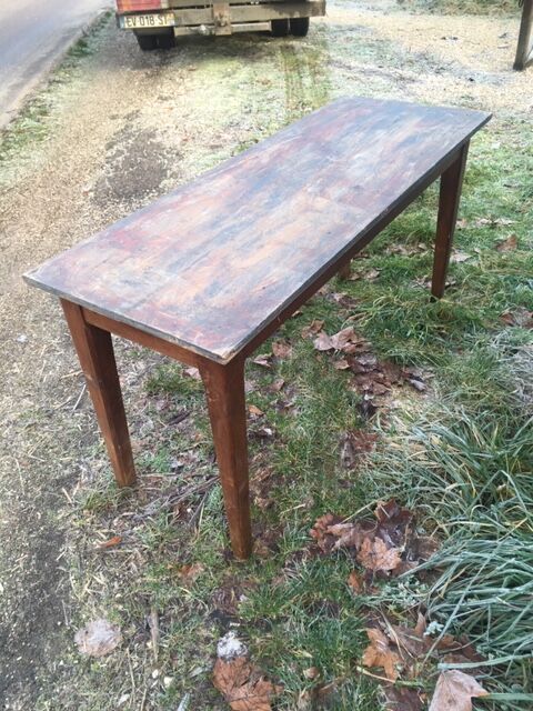 Pretty narrow table in pretty pattine 1900s in walnut trees