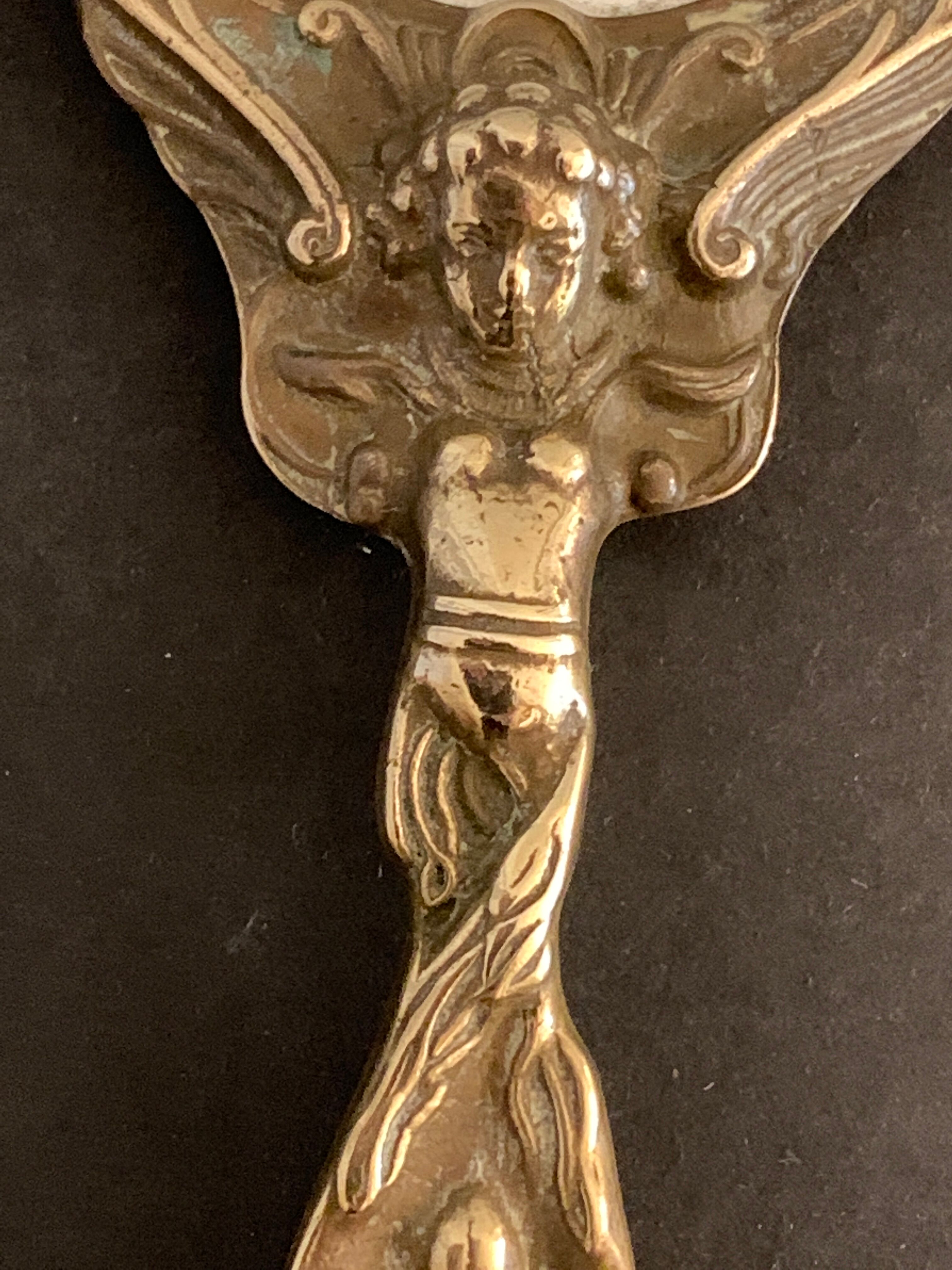 Bronze hand-facing mirror, early twentieth century, Louis XV style, 29 x 13 cm
