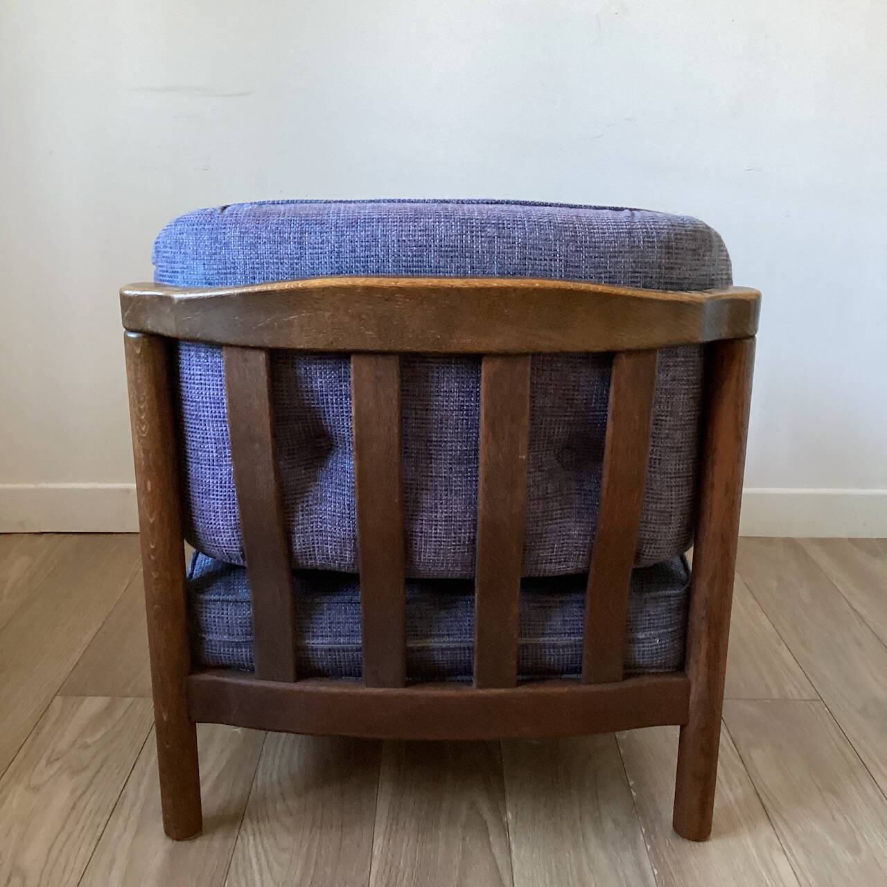 Vintage armchair in wood and blue velvet