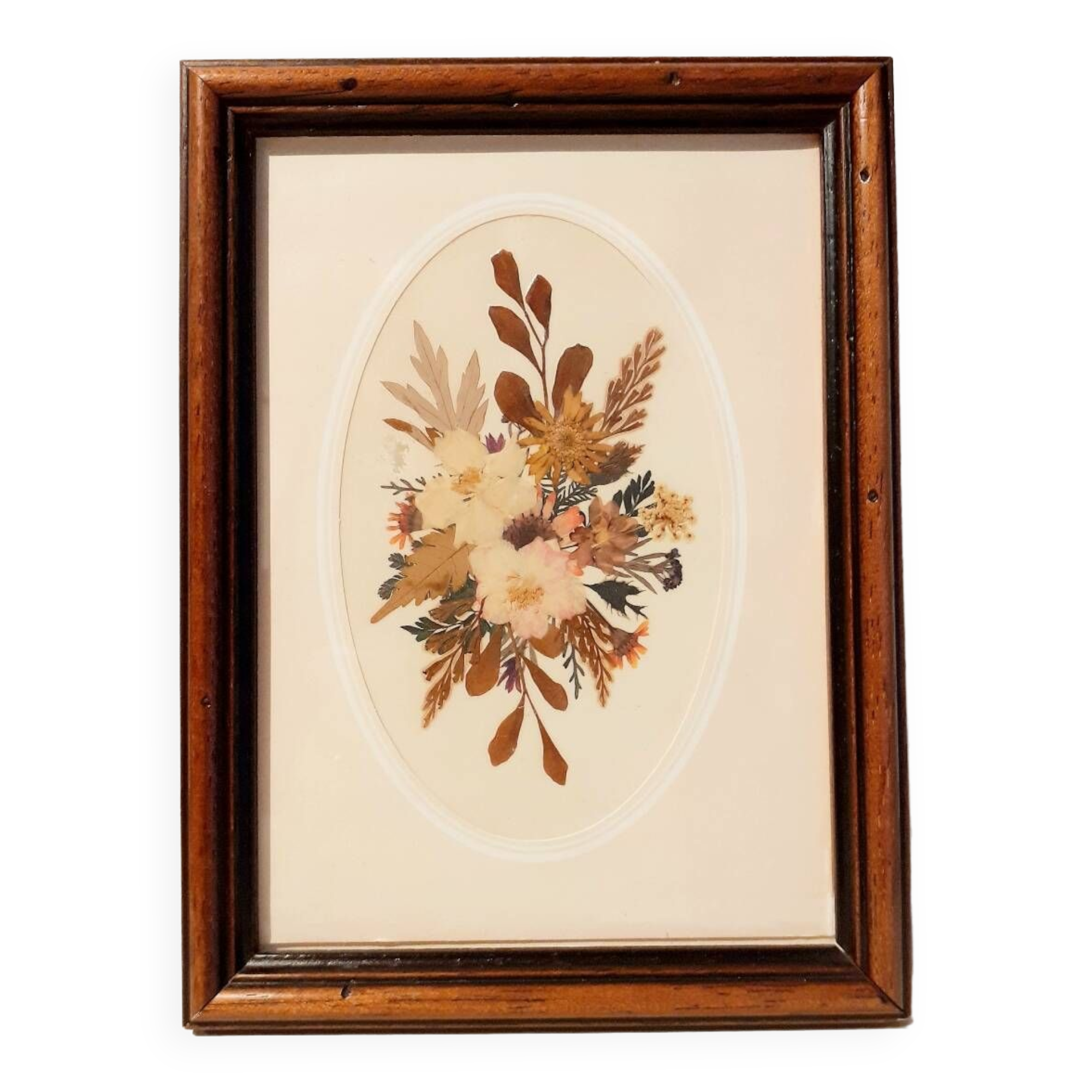 Bouquet frame of dried flowers