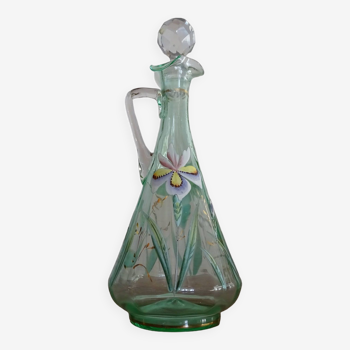 Ancienne carafe émaillée de fleurs en verre