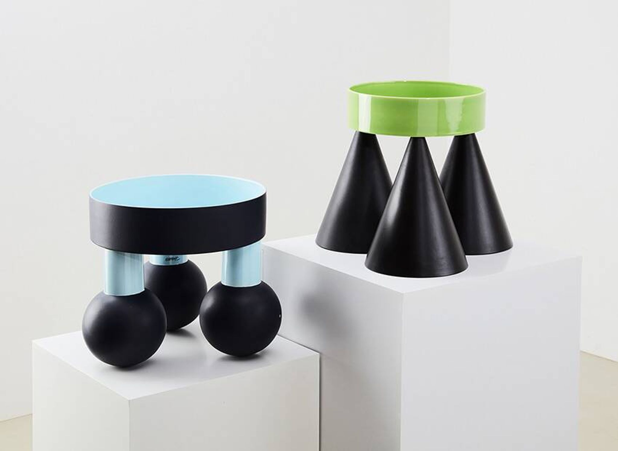 Centre de table / bol en céramique 'Tarzan' par Ettore Sottsass pour Cor Unum 1999