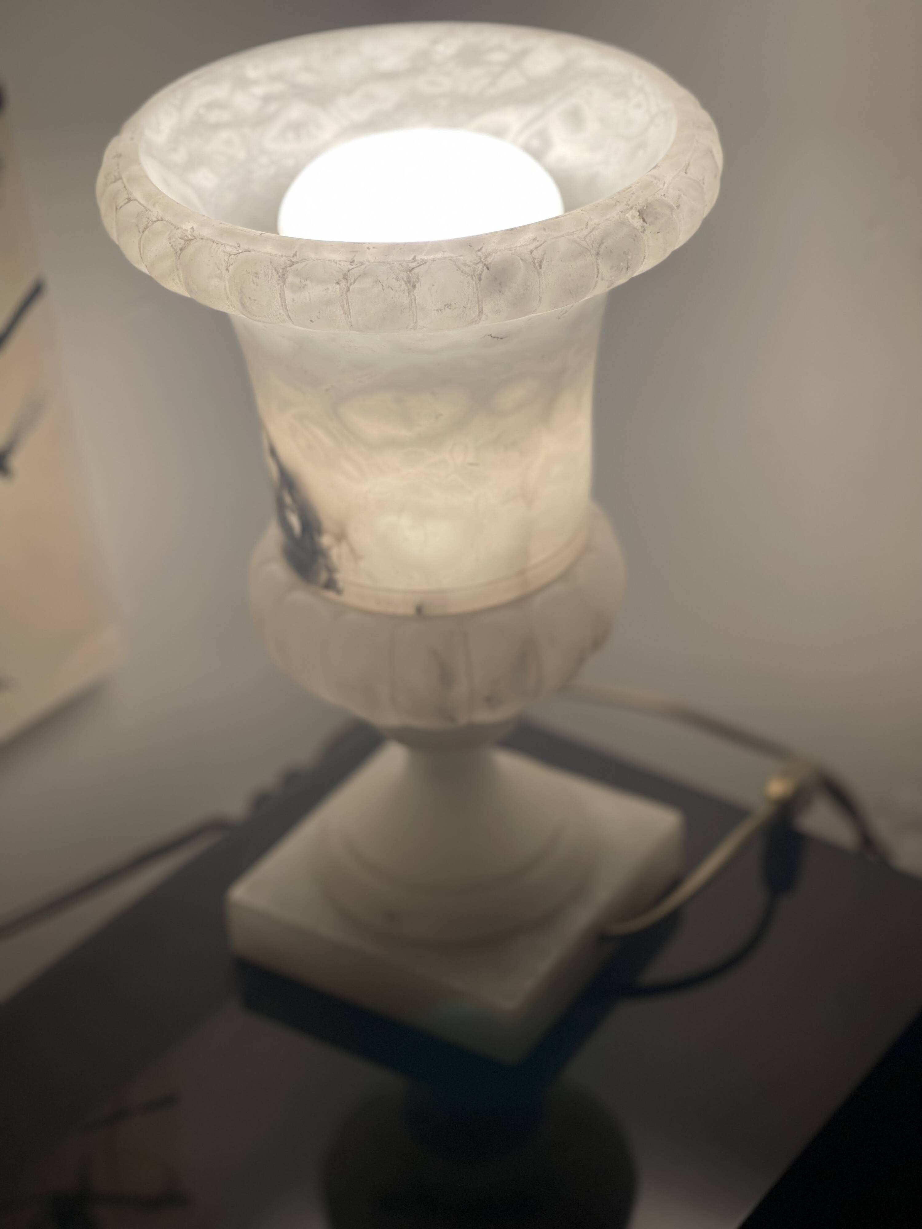 Vintage alabaster lamp on square base - decorative object