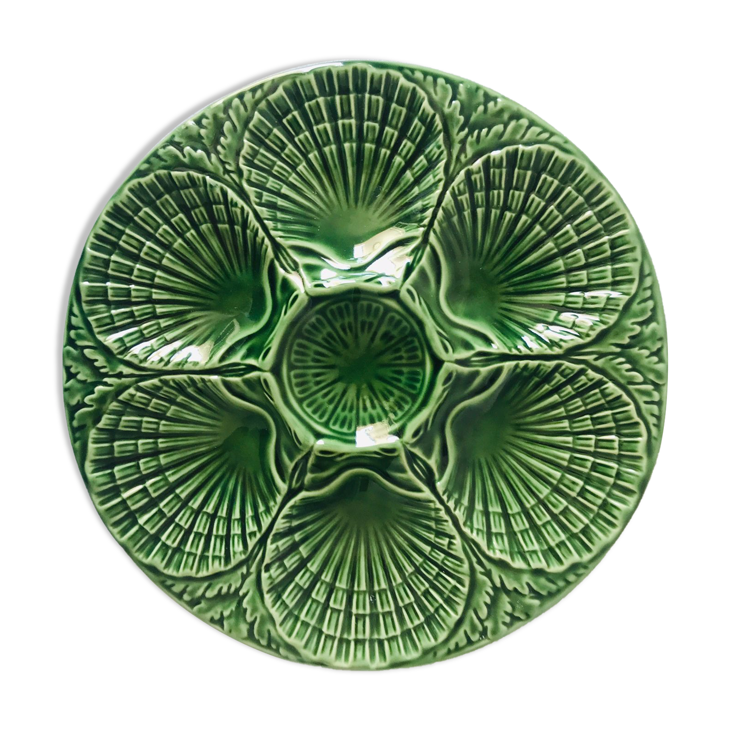 Green oyster plate in slurry