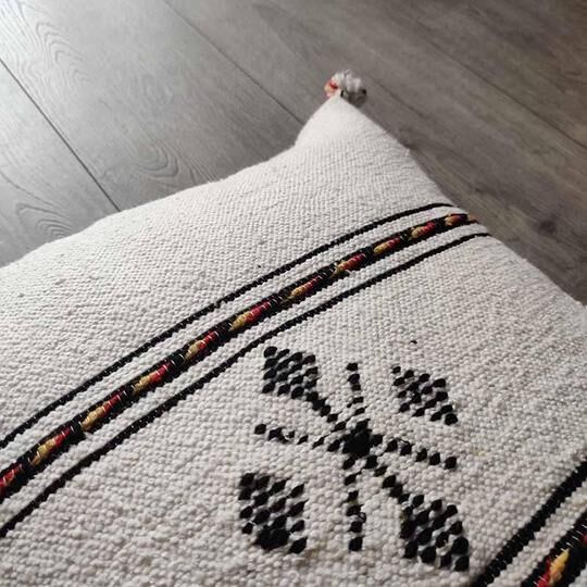 White Moroccan Berber cushion in cotton