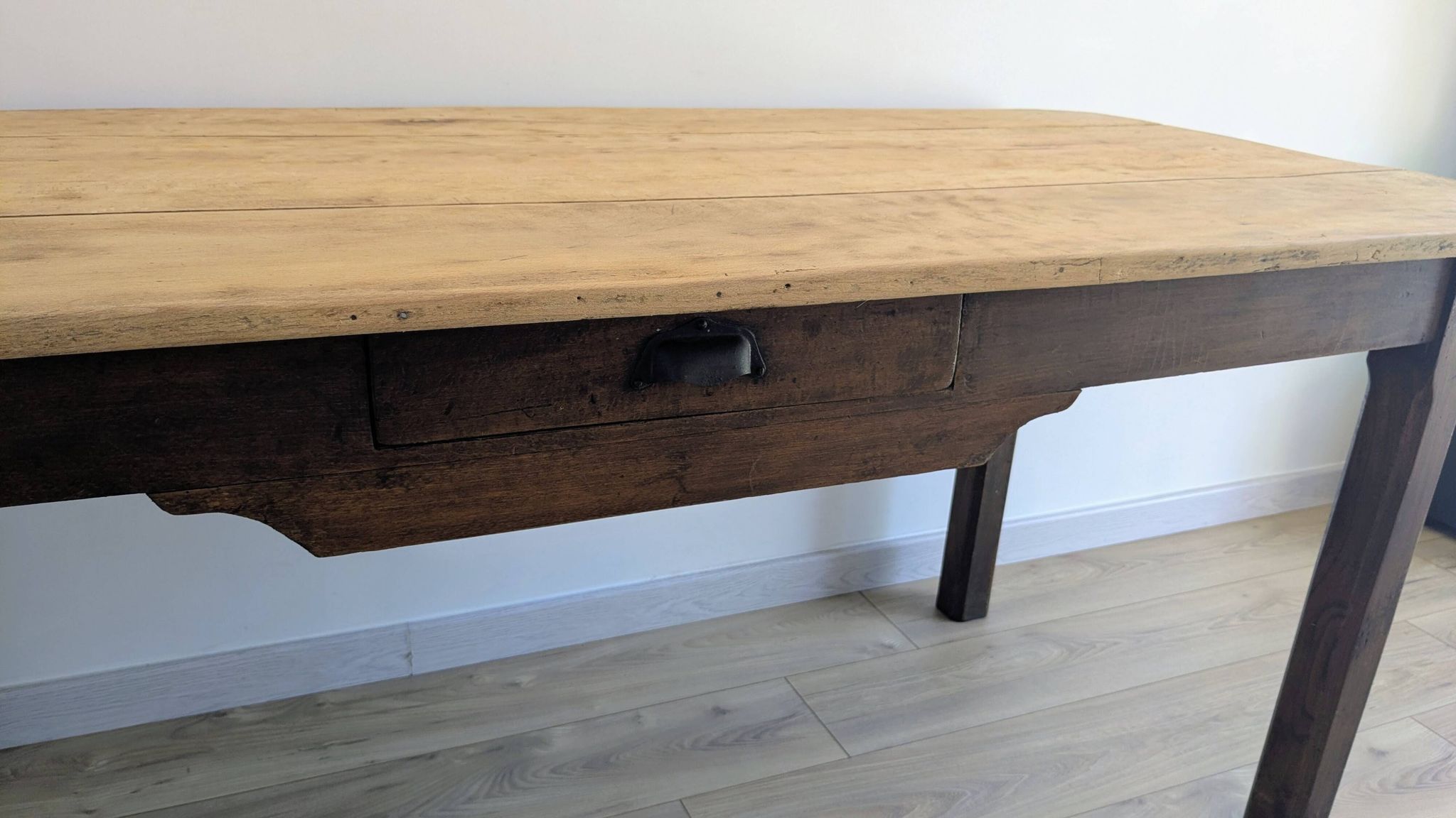 Ancienne table de ferme en bois massif patiné - 178 cm