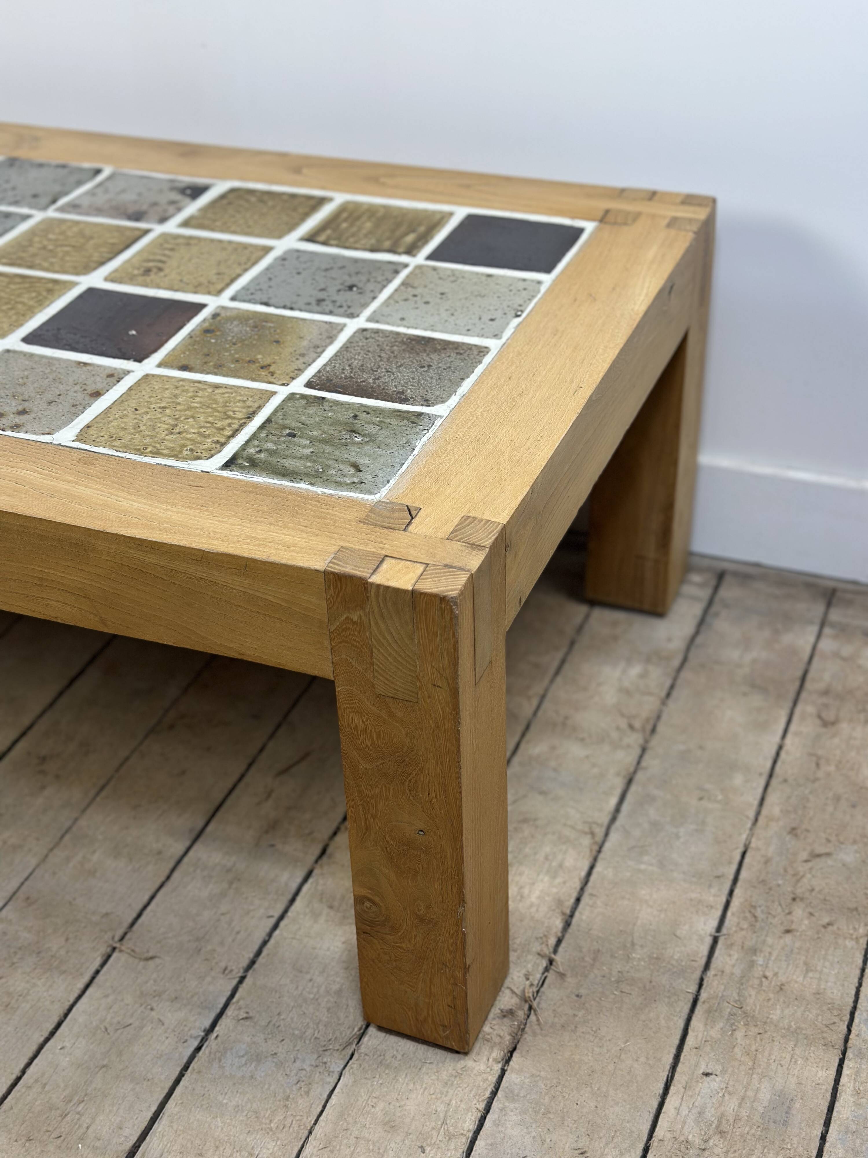 Coffee table in elm and ceramic stoneware Maison Regain 1970