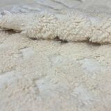 Tapis berbère Beni Ouarain • Motif texturé en carreaux blanc