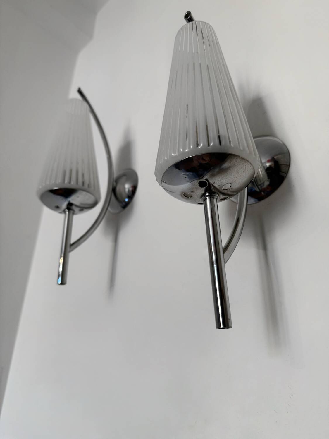 Chrome and ribbed glass wall lights from the 60s (X2)