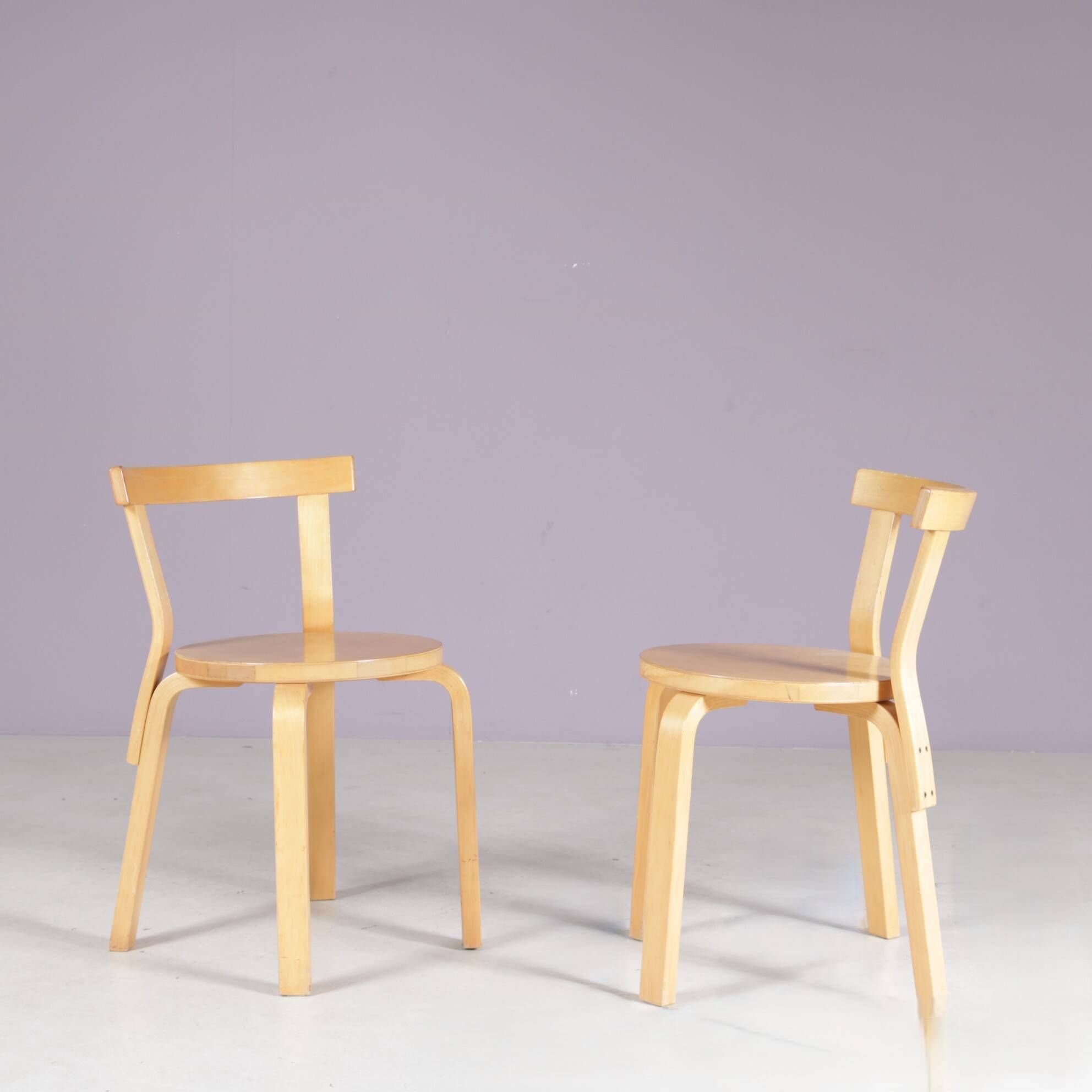 Chaises en pin modèle 68 d'Alvar Aalto des années 1950, ensemble de 2.