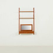 Un ensemble mural scandinave des années 70 avec un console et un miroir, Danemark.