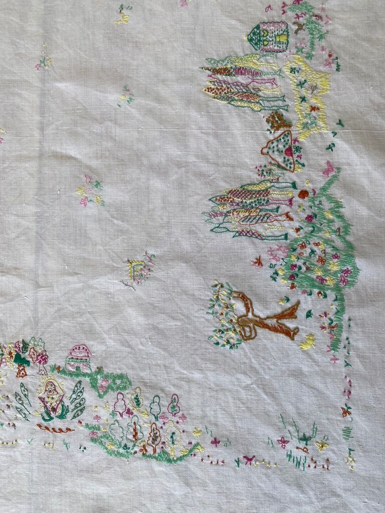 Square tablecloth embroidery naïve hand multicolored - linen threads - 110x110 cm