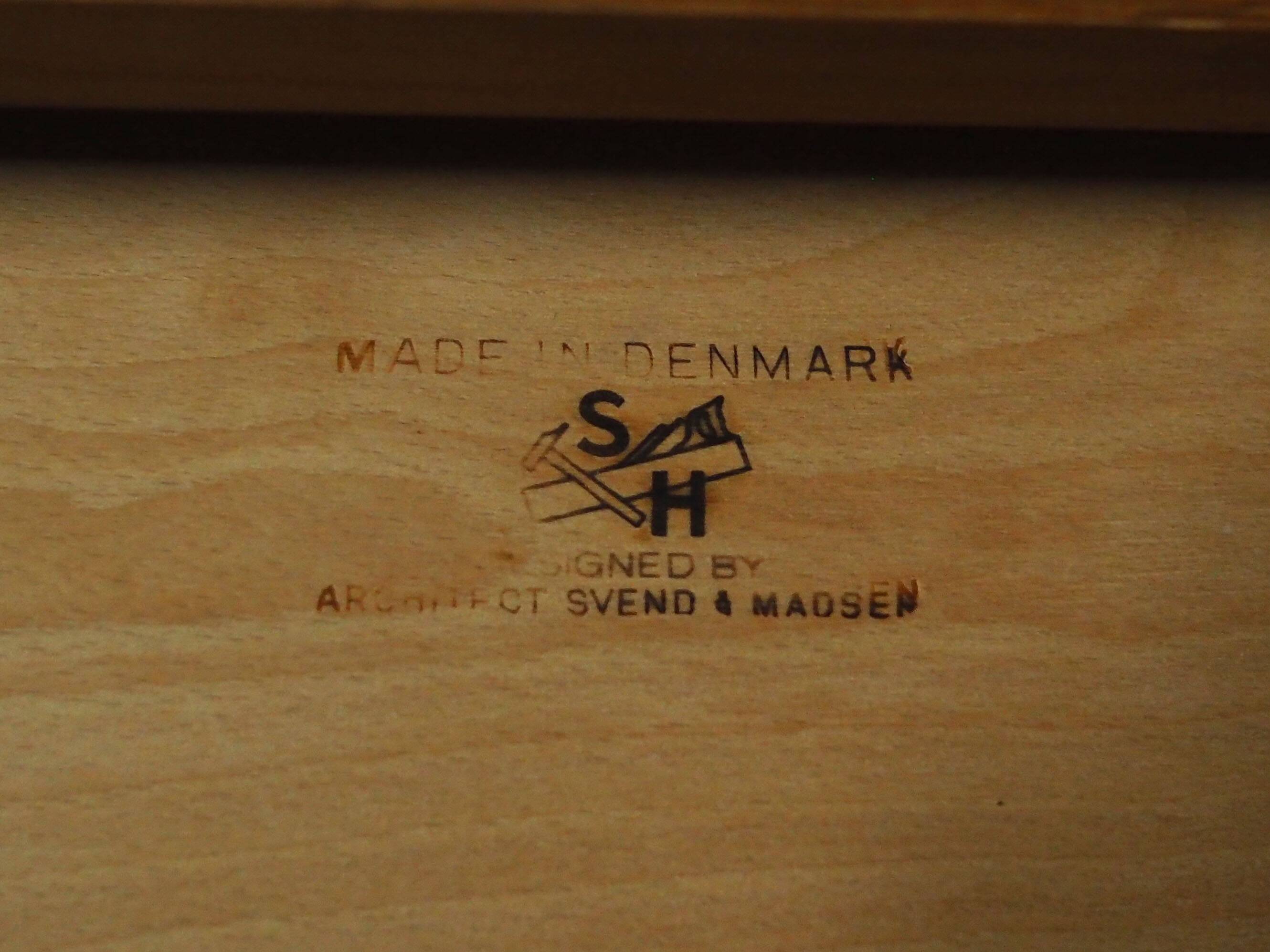 Bureau en frêne, design danois, années 1960, designer : Svend Age Madsen