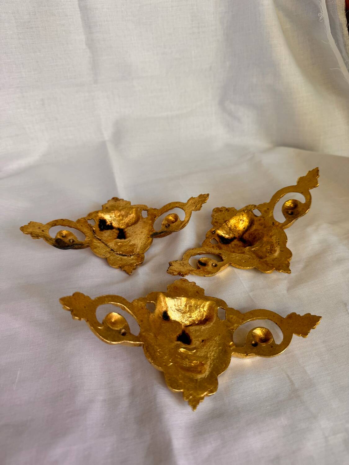 Ensemble de 3 éléments décoratifs en bronze/laiton.