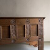 Carved oak chest sideboard, 18th century