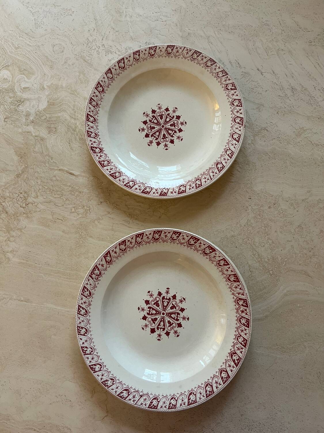 Set of saline hollow plates of iron earth with flowers