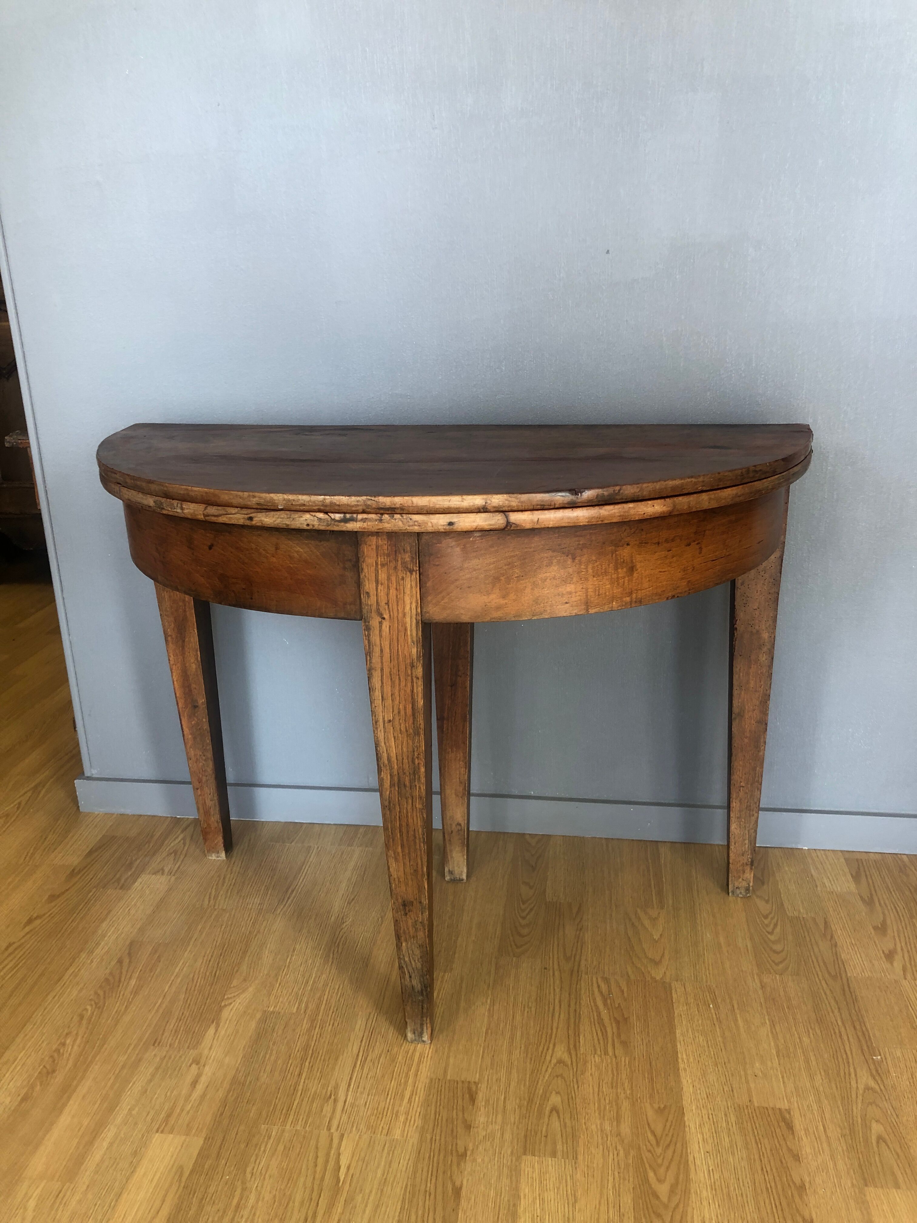 Half moon table