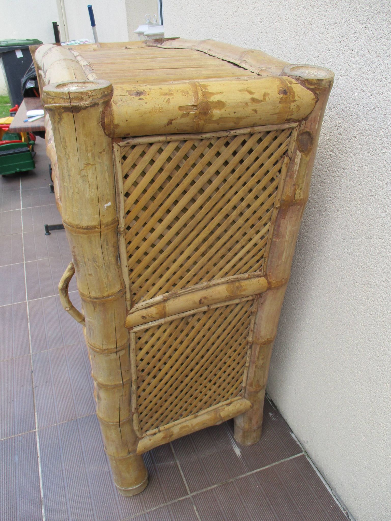 Meuble chiffonnier en bambou et rotin