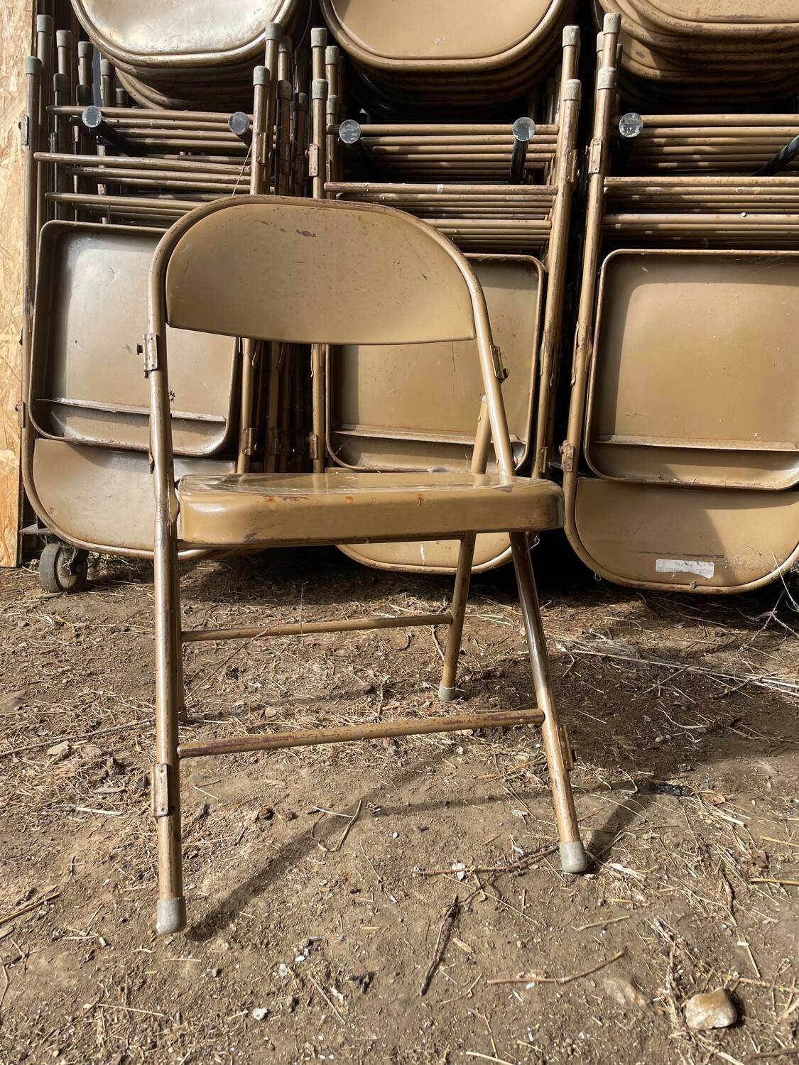 Chaises pliantes en métal