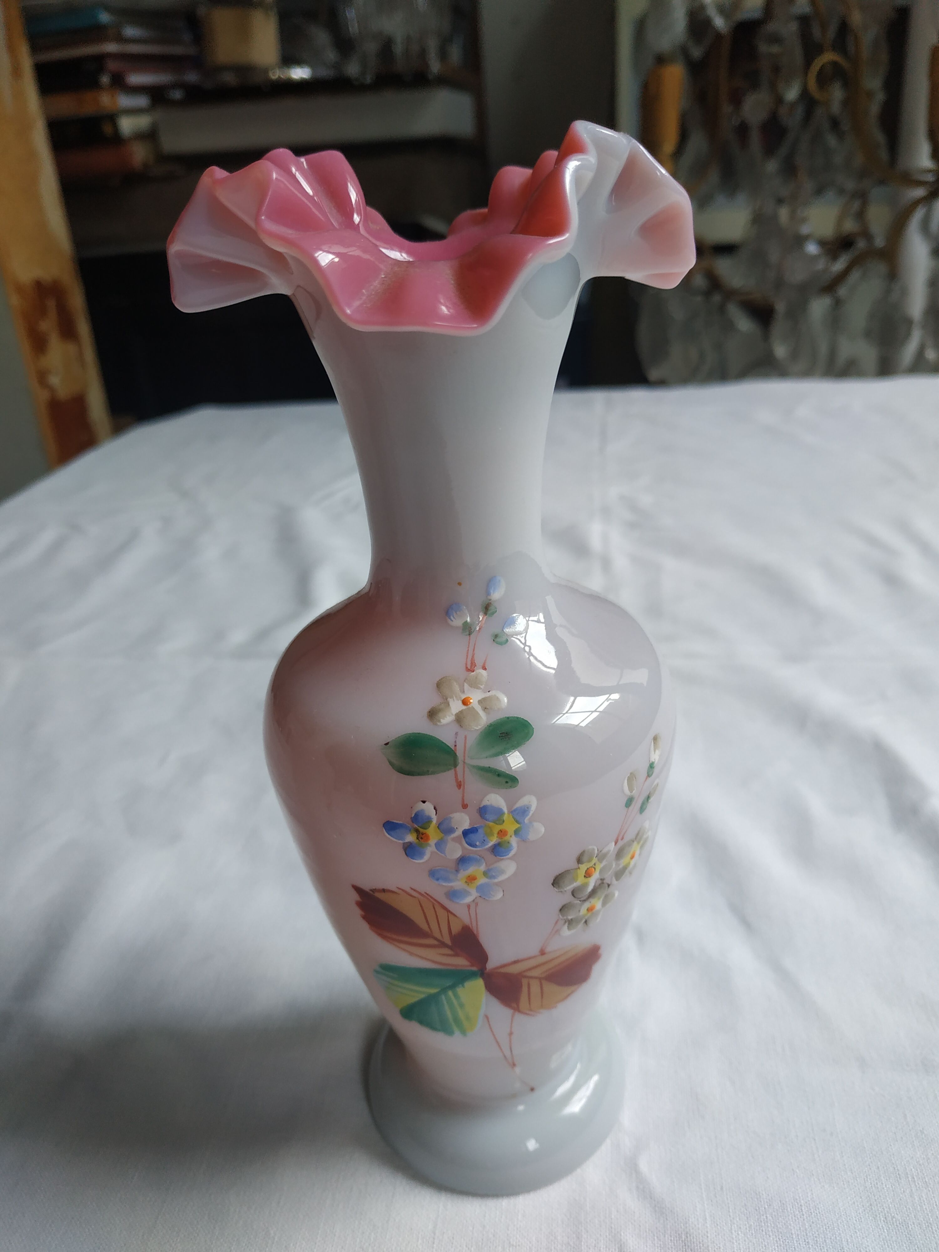 2 vases in pink opaline