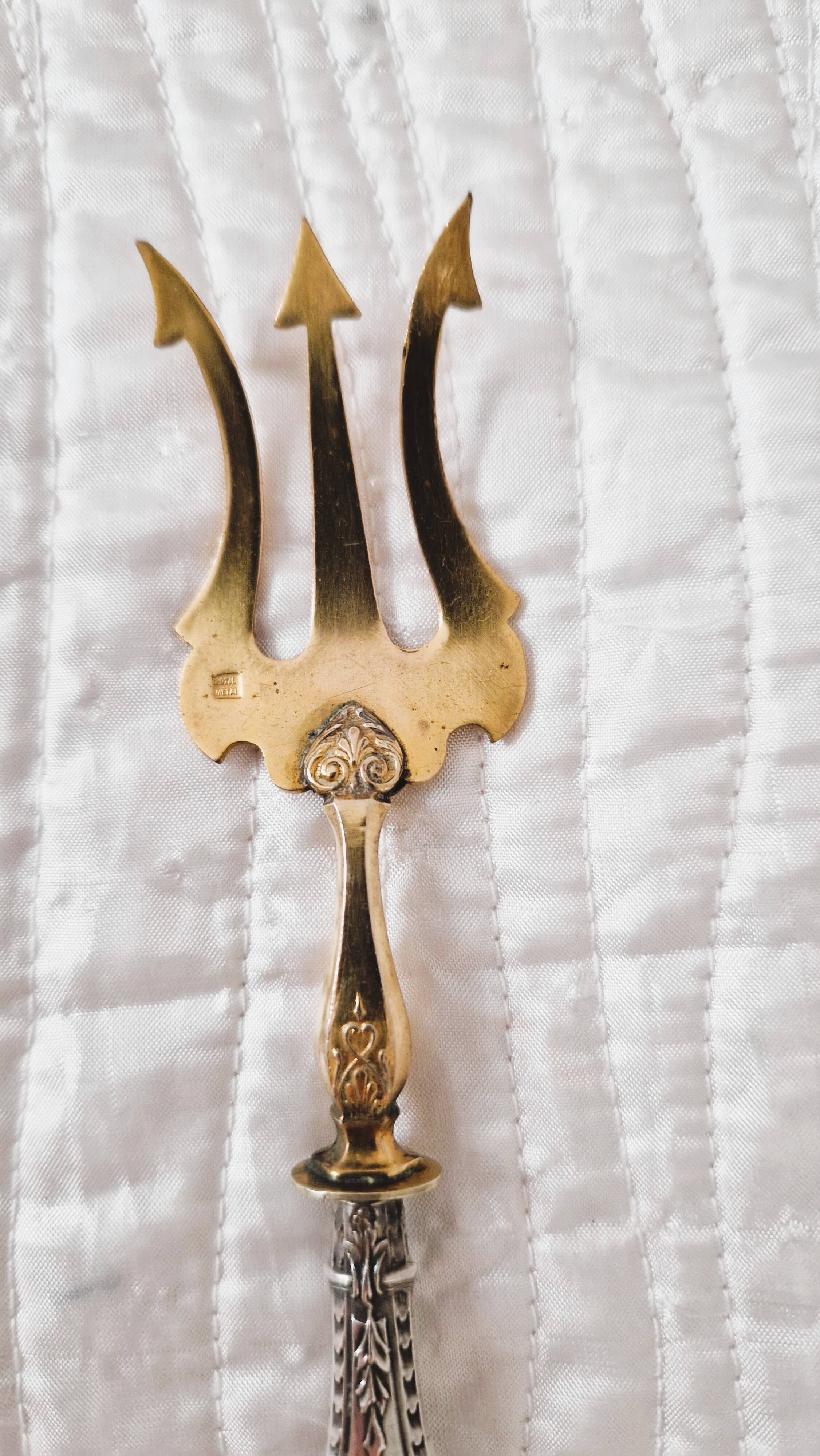 Covered with sweet treats, 4 pieces, silver-plated and vermeil.