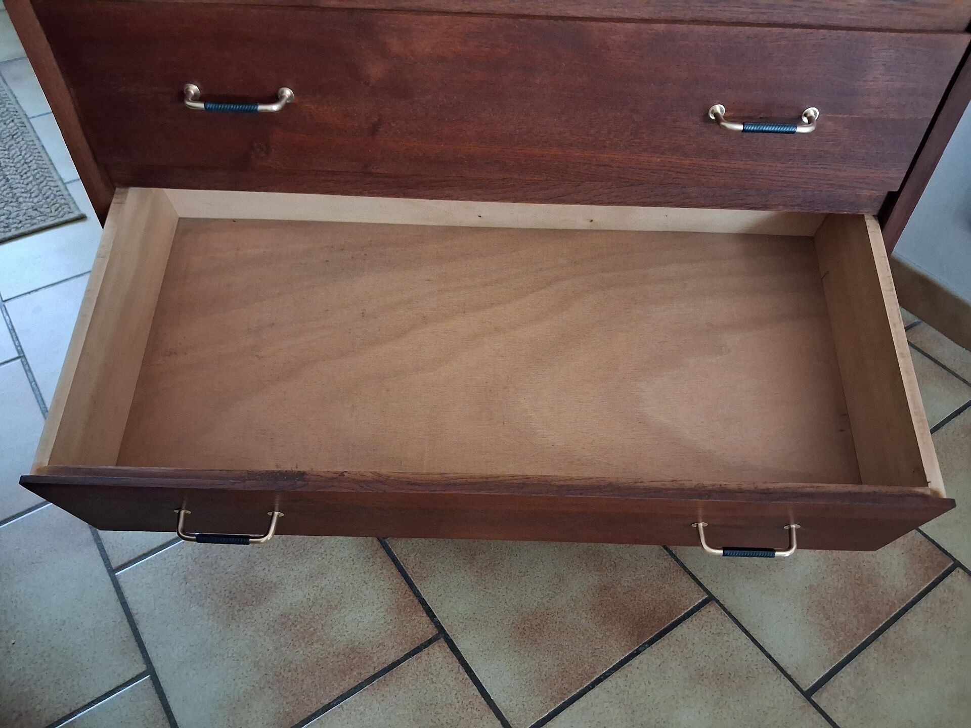 Vintage chest of drawers