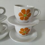 Set of 4 seventies-style cups and saucers