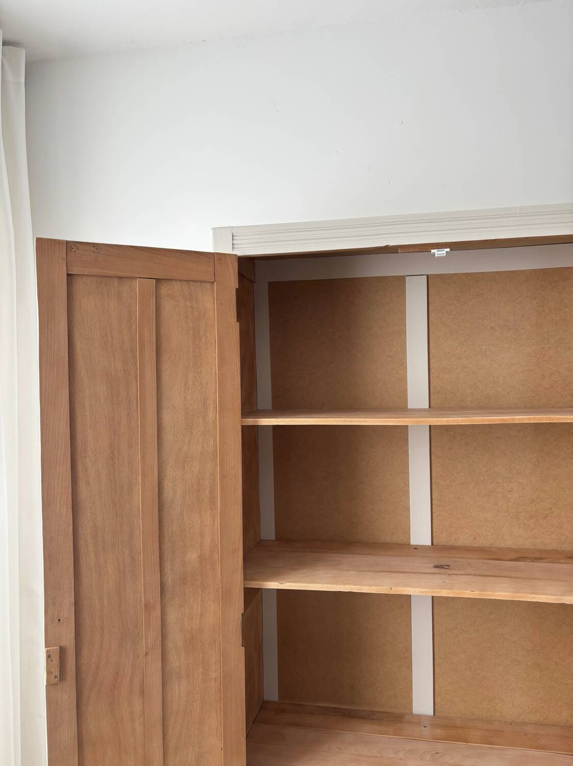 Armoire parisienne rénovée