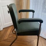 Ancien fauteuil de barbier en similicuir vert et métal argenté