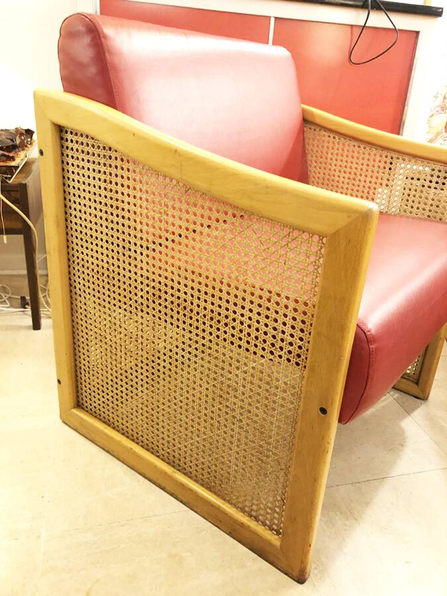Paire de fauteuils vintage en bois et cannage – 1980