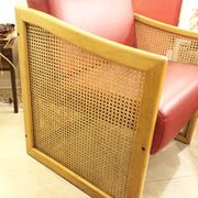 Paire de fauteuils vintage en bois et cannage – 1980