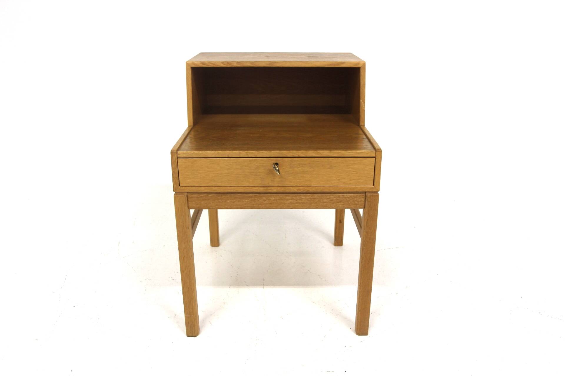 "Casino" bedside table in oak