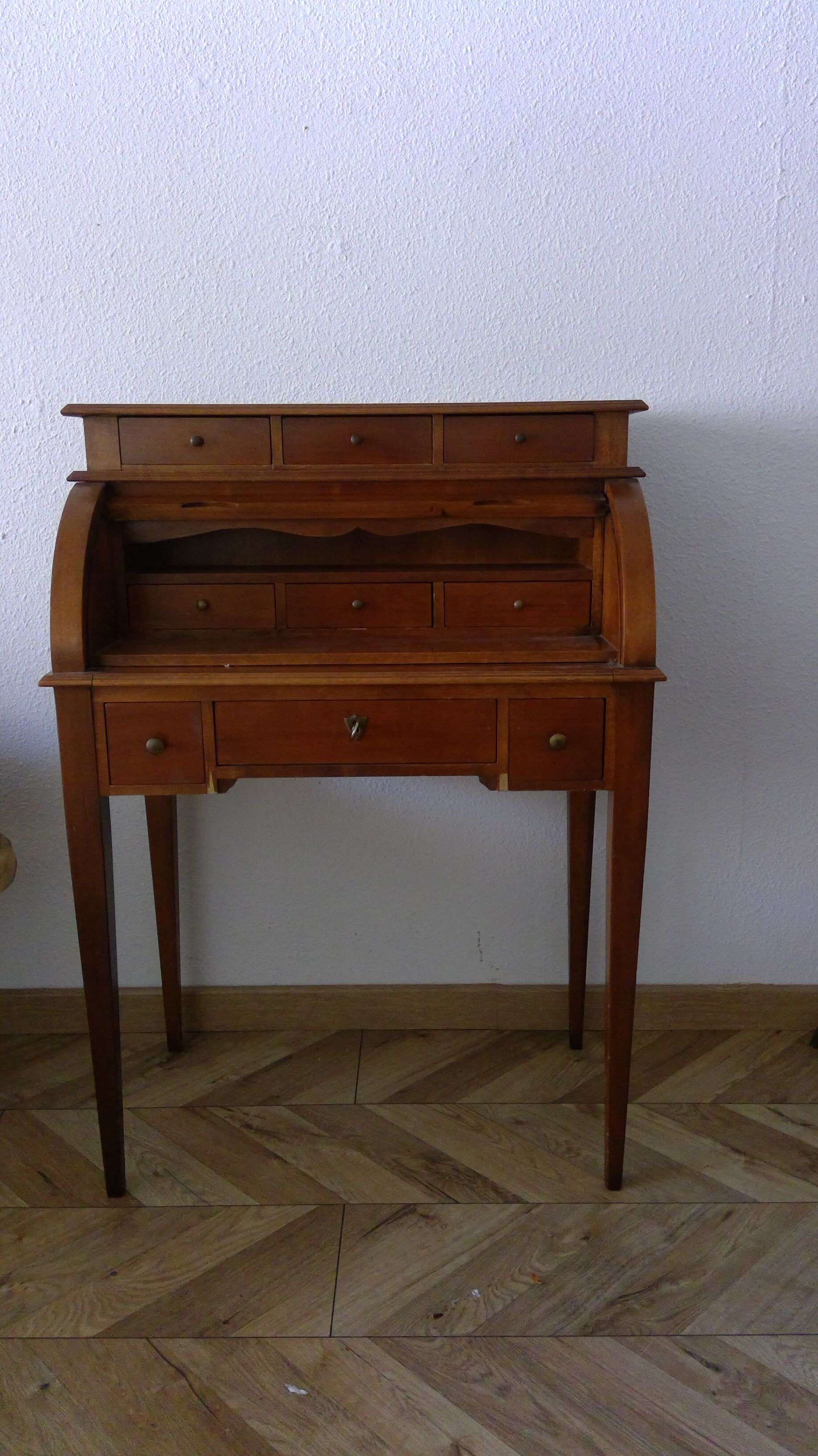 Secretary cylinder
