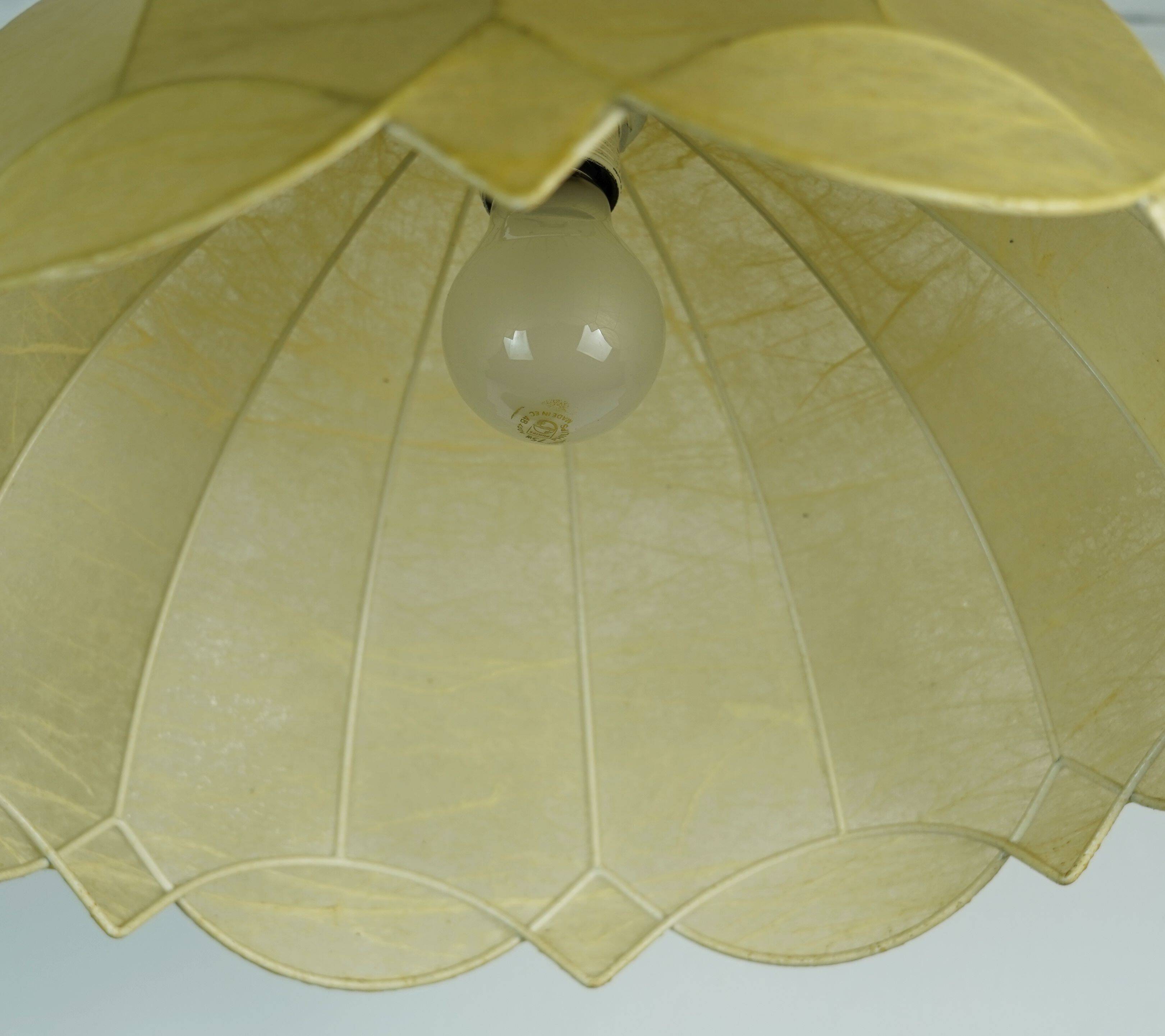 very beautiful mid century modern cocoon PENDANT LIGHT 1970s