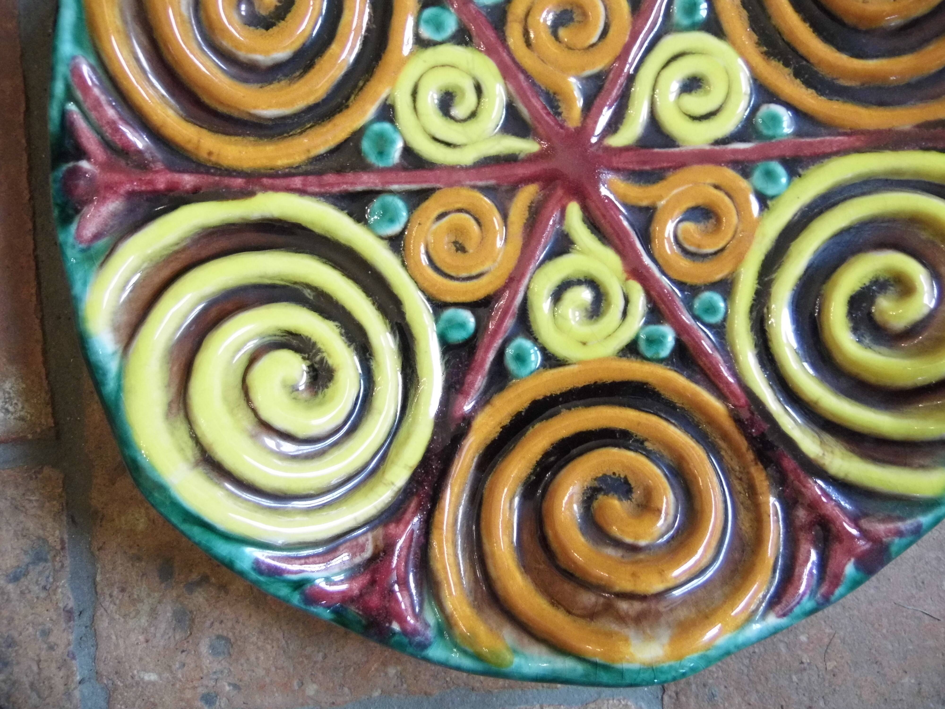 Pair of plates or dishes in Quimper earthenware, HB, René QUILLIVIC