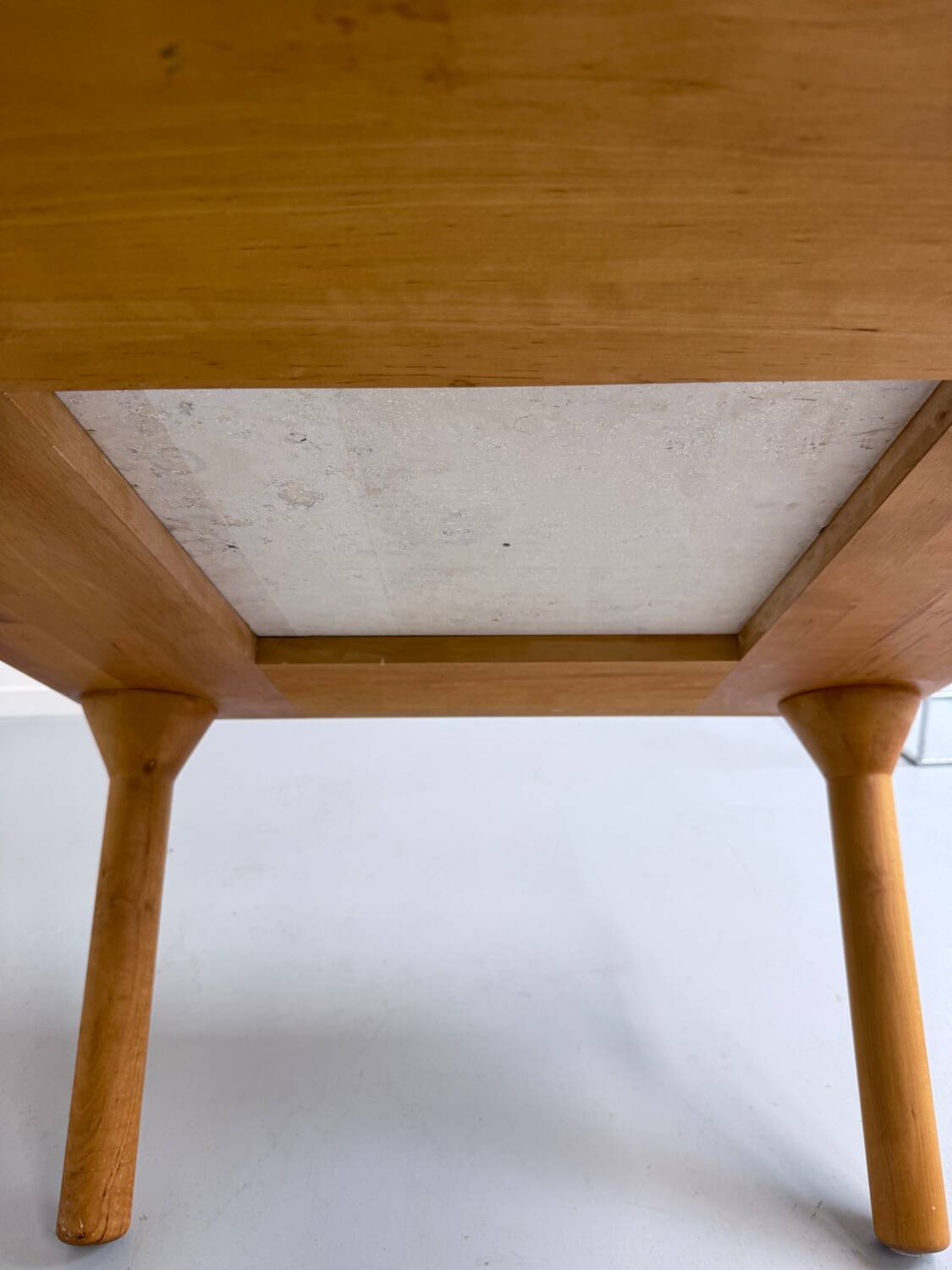 Table basse ancienne bois et travertin design des années 70 vintage