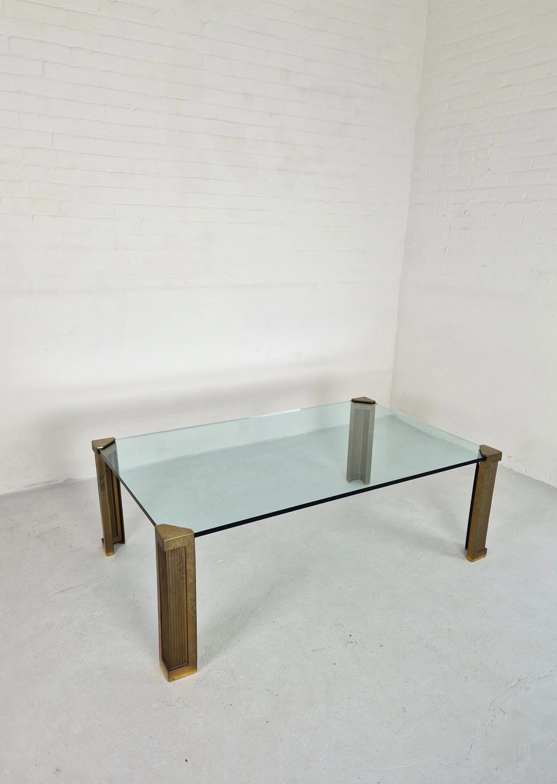 Table basse 'T14' de Peter Ghyczy