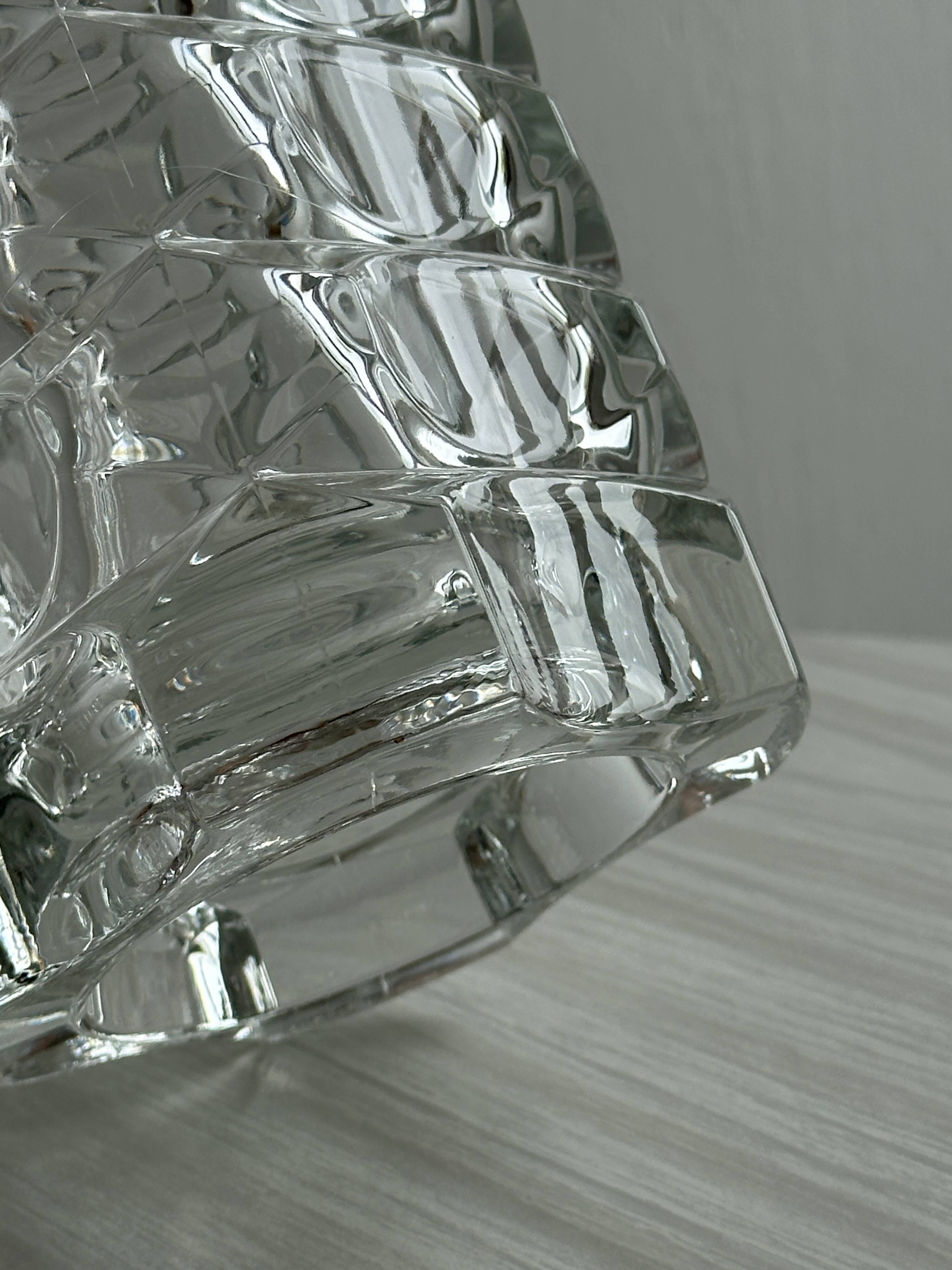 Rectangular crystal vase in thick glass, bouquet vase.