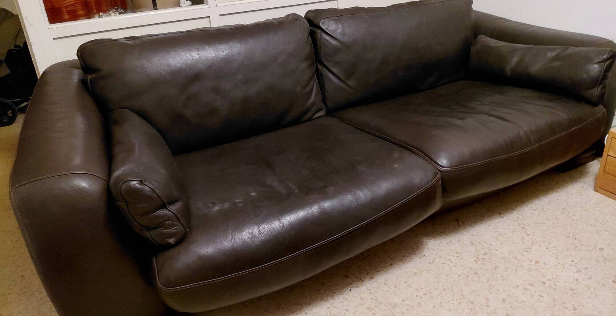 Incanto Sofa Brown Model Three-Seater Sofa with Cushions