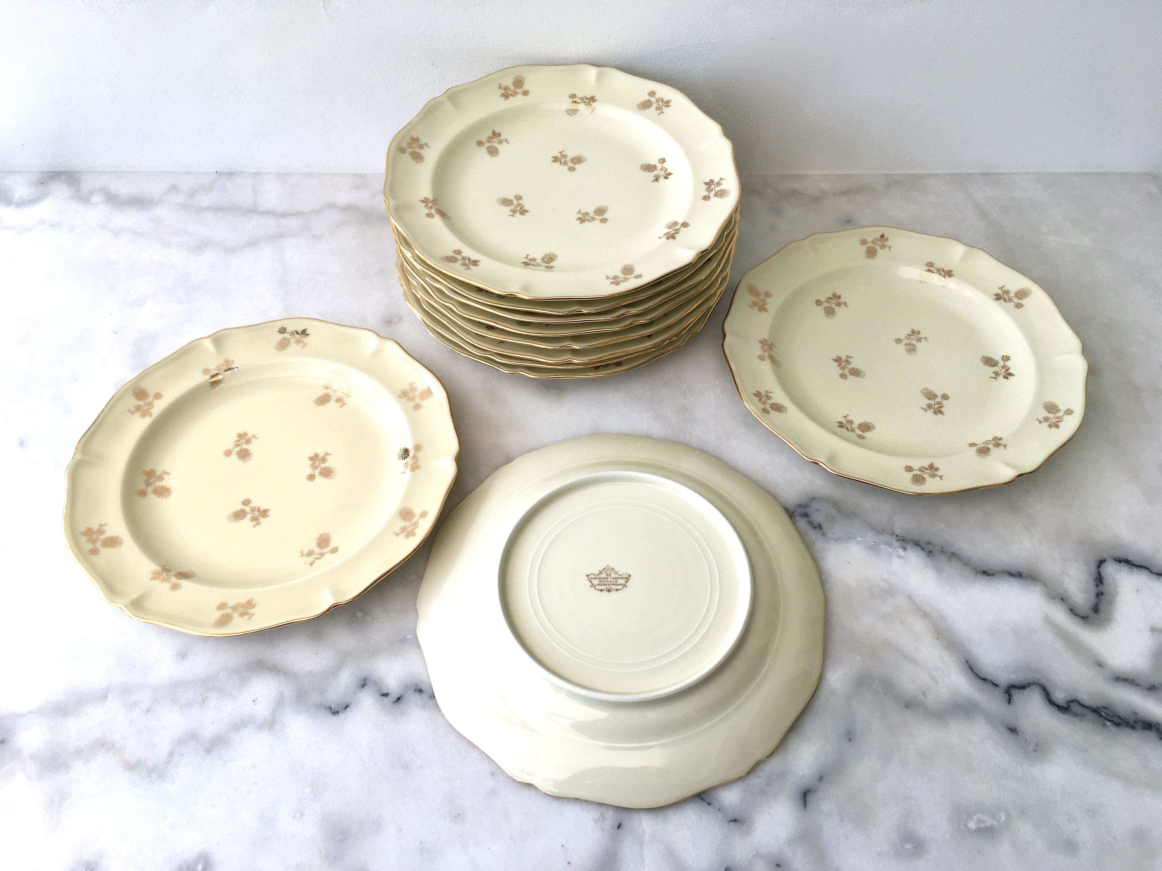 Set of 11 flat plates porcelain from Limoges