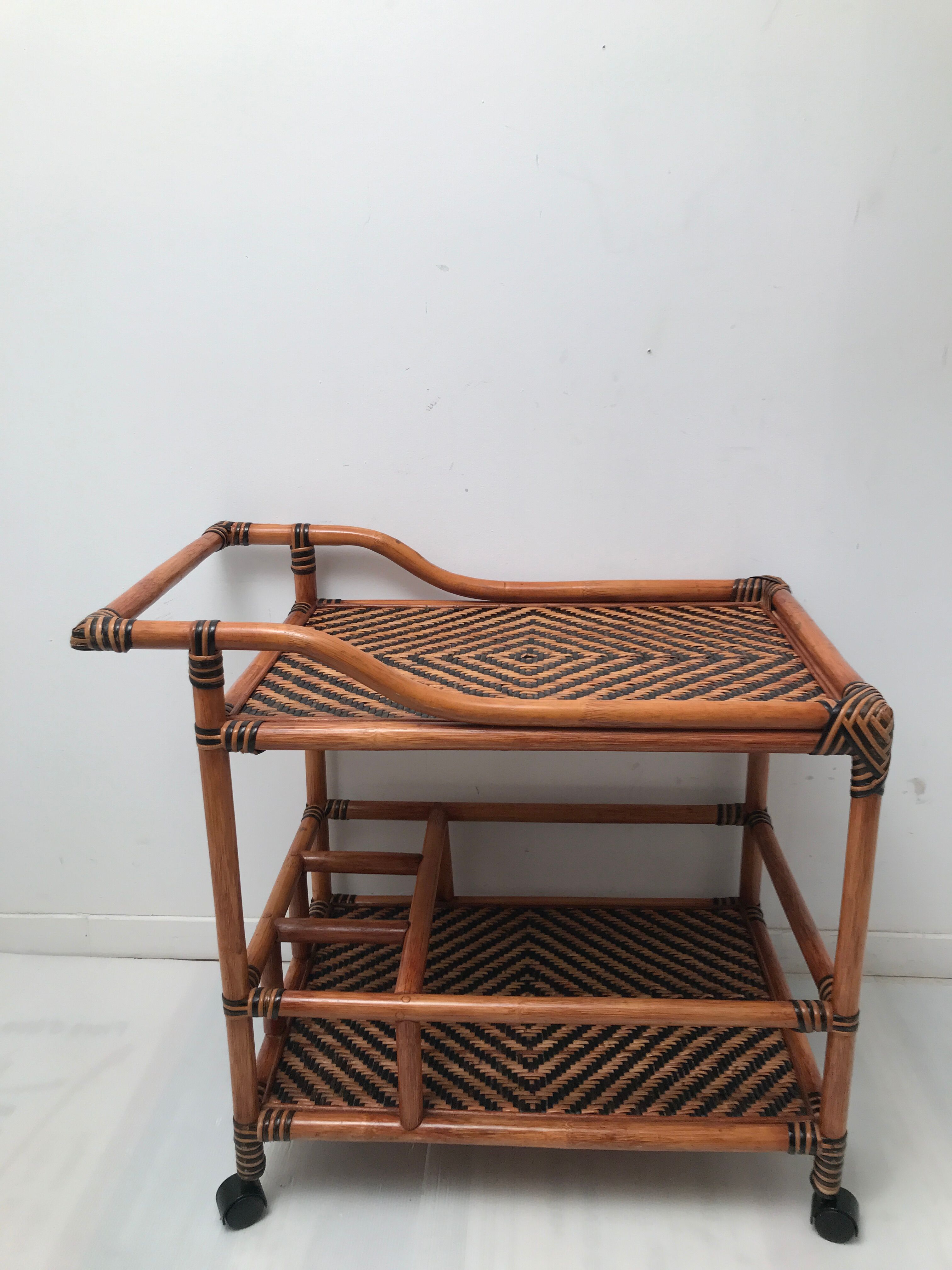 Dessert in rattan bamboo vintage cannage