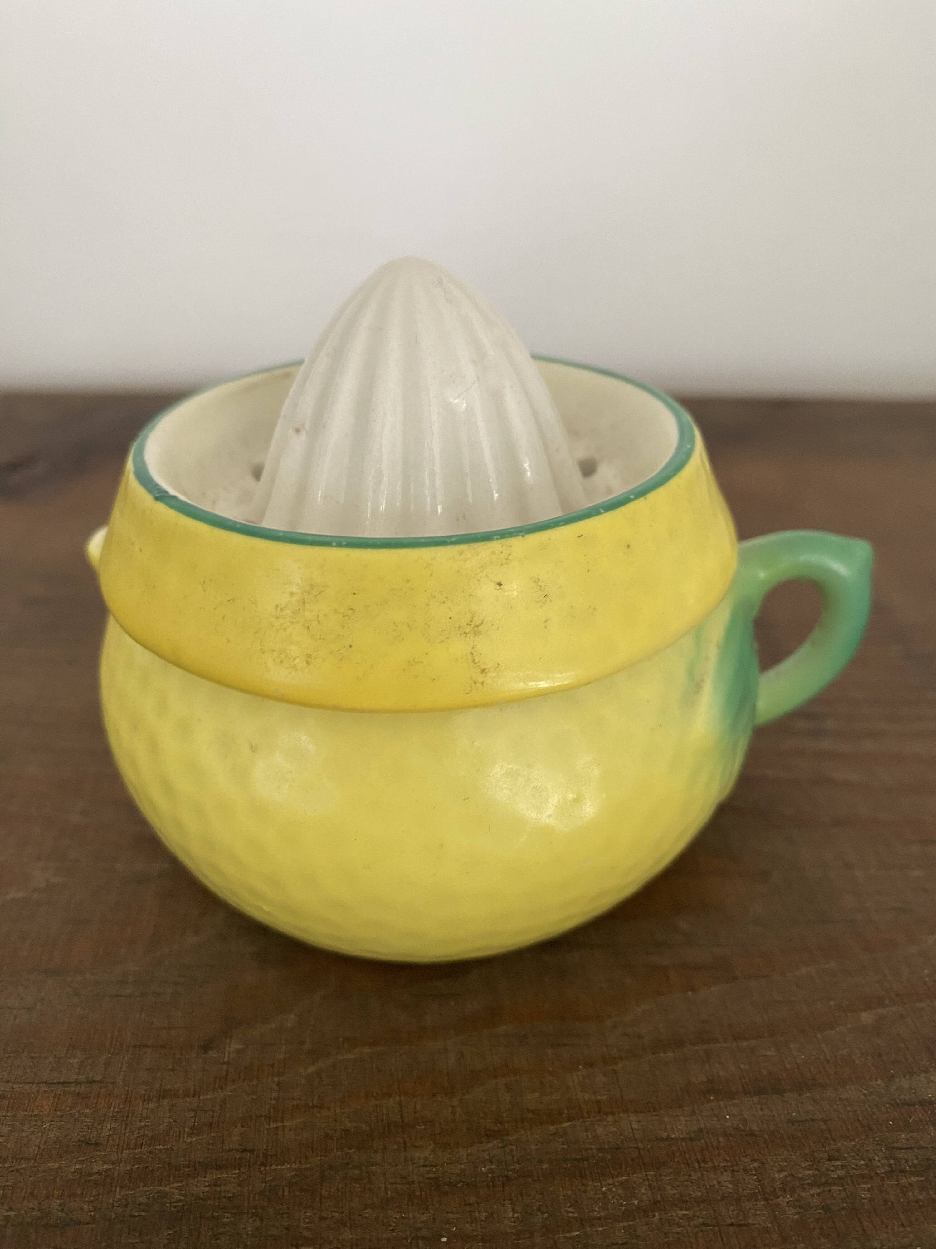 Citrus press, lemon squeezer lemon shape vintage 20s