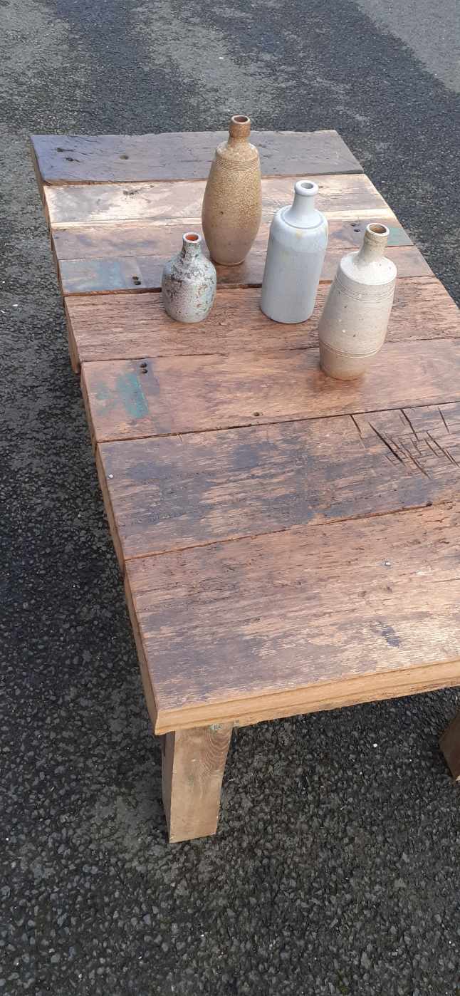 Table basse style brutaliste
