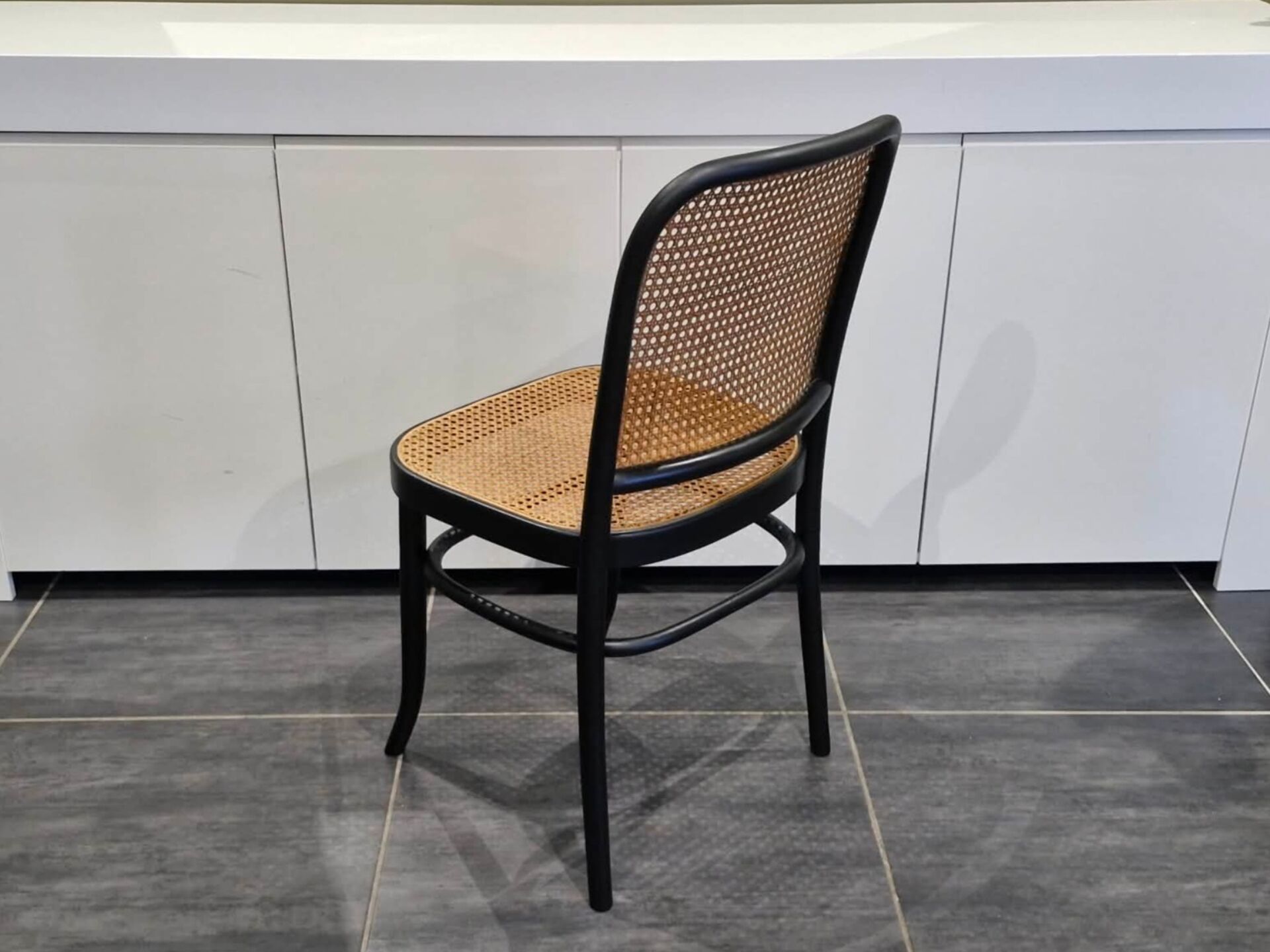 Lot de 4 chaises n°811 d’après Hoffmann, années 1990