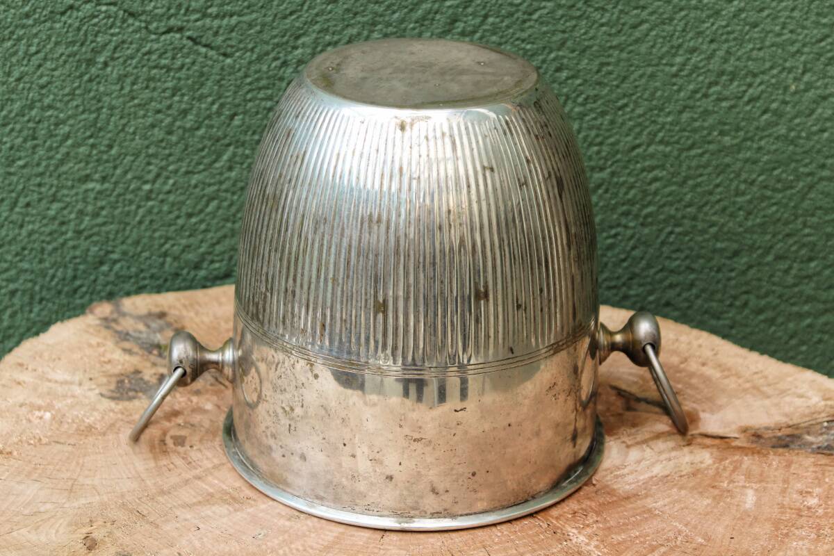 Art deco champagne bucket in silver metal