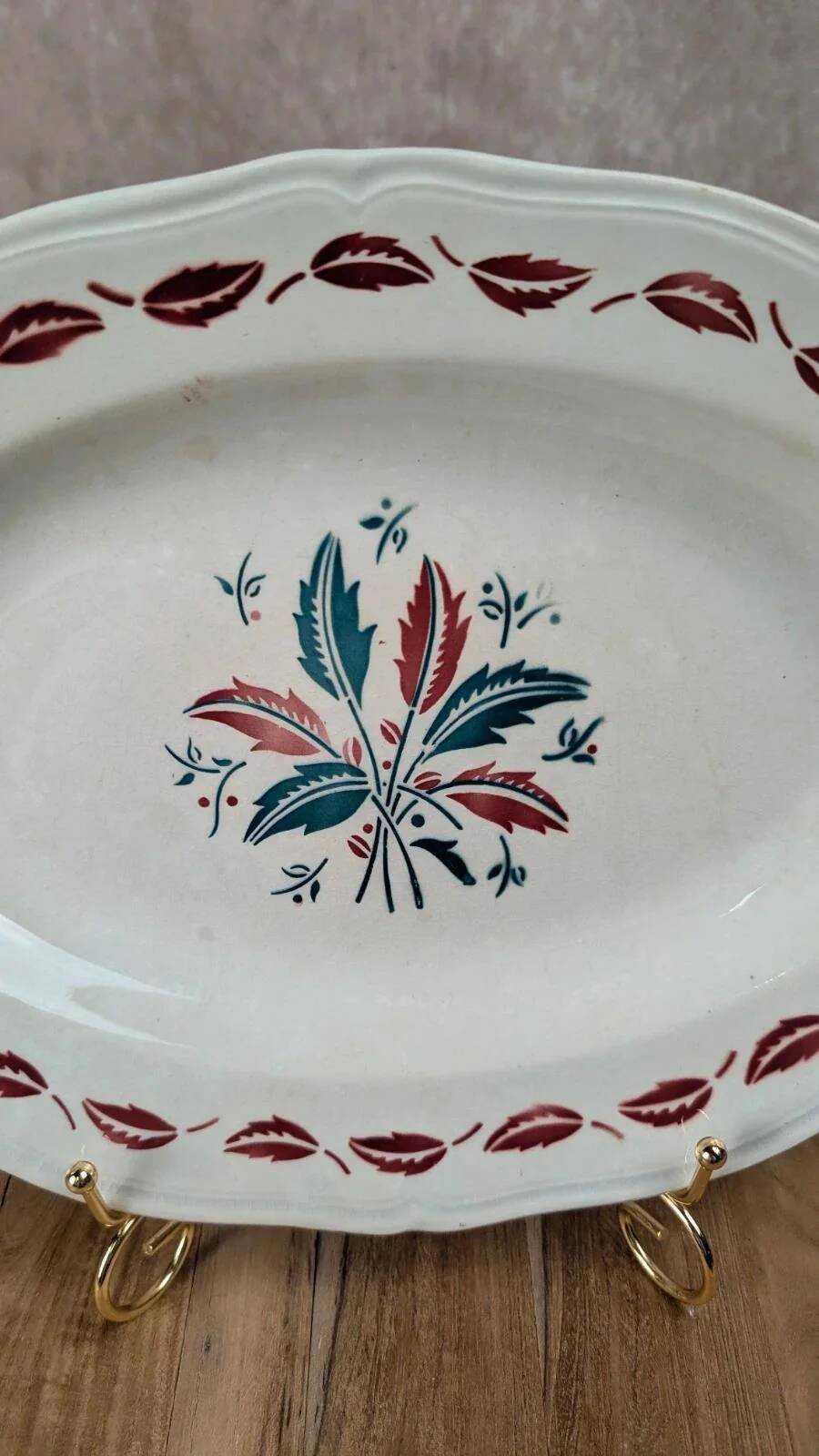 Oval plate L’amandinoise, model Auvergne