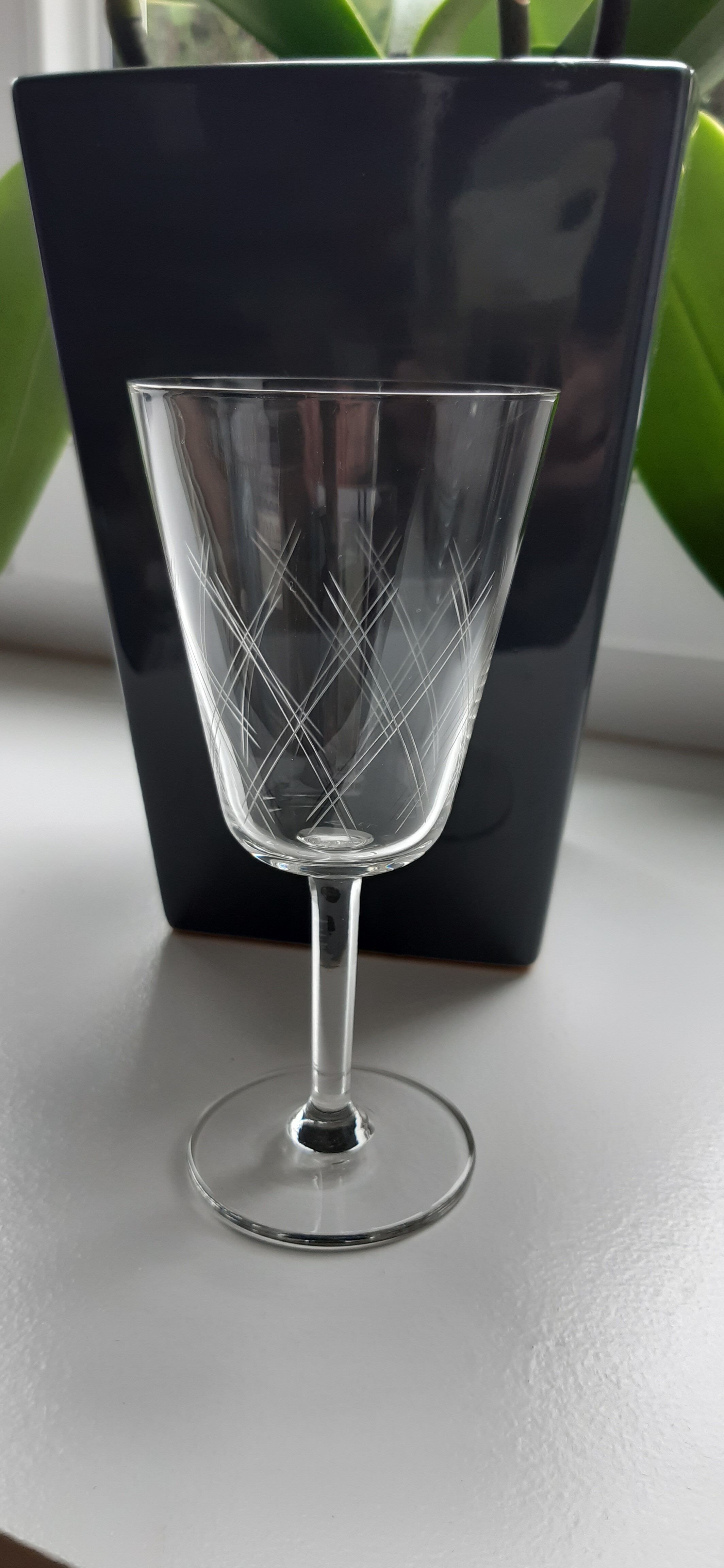 Set of 6 water glasses / wine engraved 30s