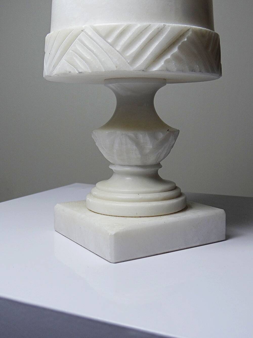 White sculpted alabaster night light, classic style, circa 1950-1970.