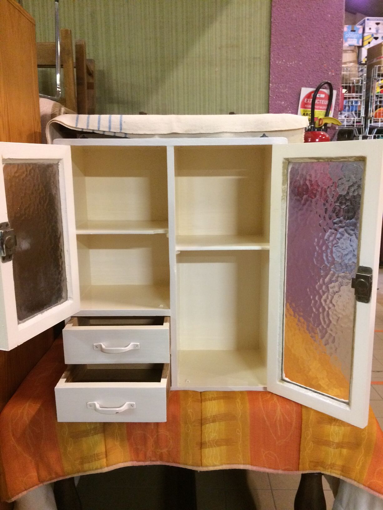 Old medicine cabinet - 50s