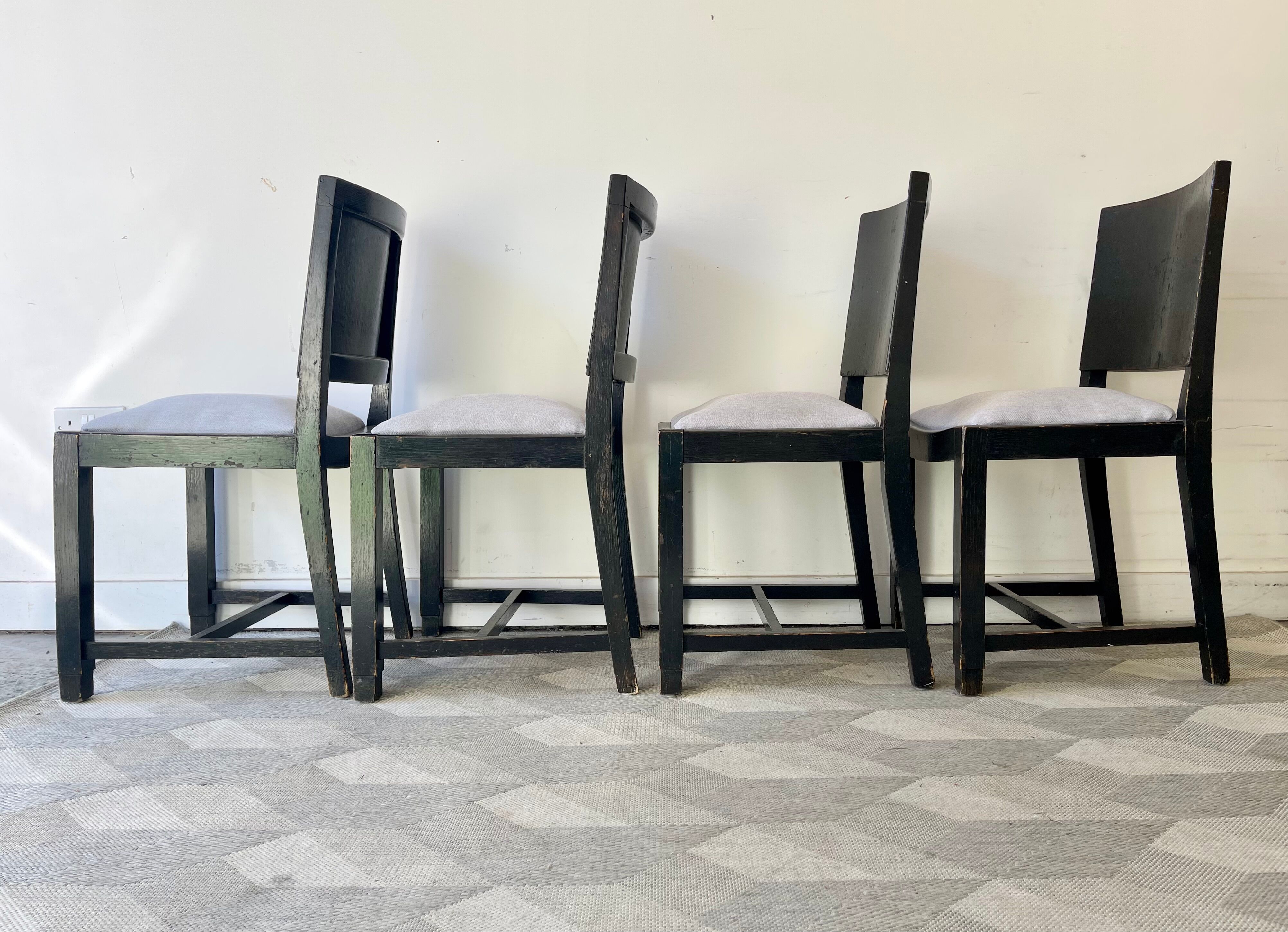 Set de 4 chaises de salle à manger Art Déco en noir